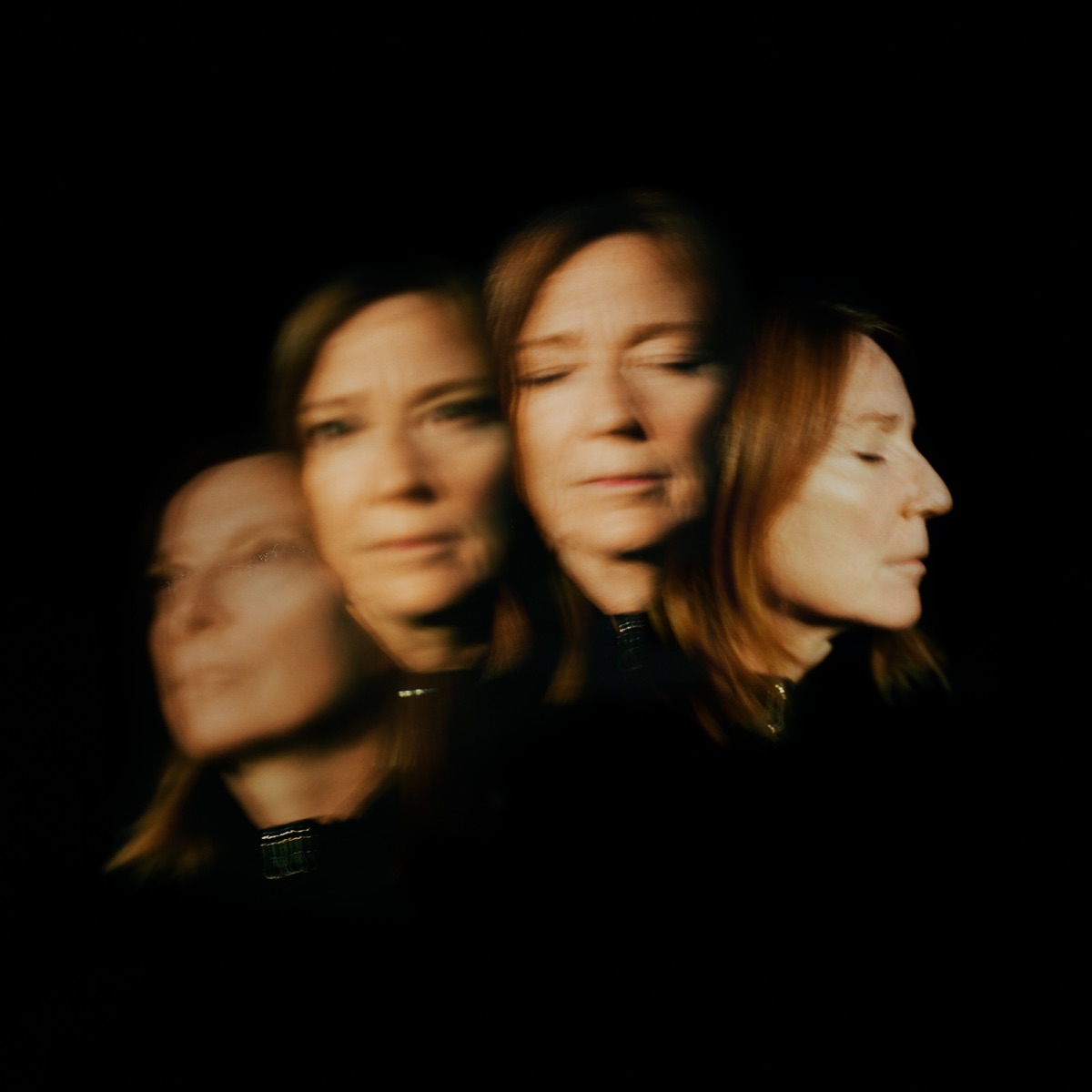Beth Gibbons《Lives Outgrown》专辑封面